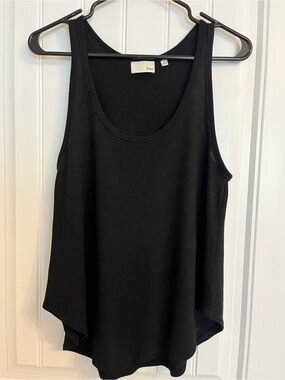 Wilfred Free Black Scoop Neck Tank Top - Medium